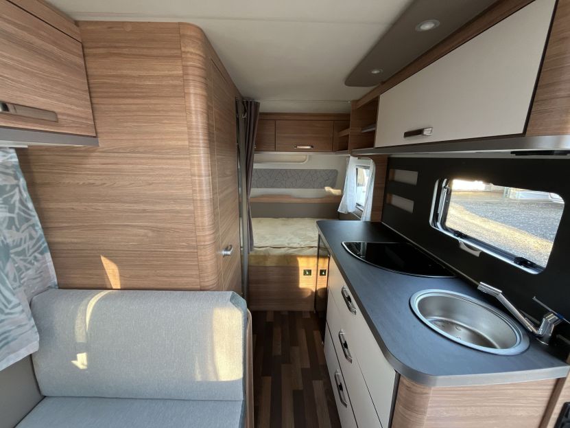 Weinsberg CaraOne 420 QD (22)
