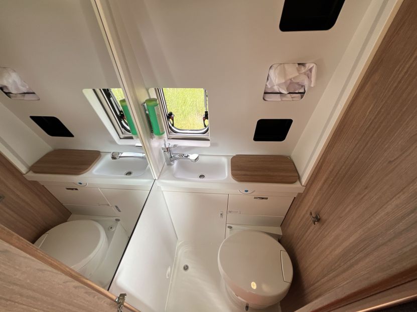 Weinsberg Carabus 540 MQ EDITION [FIRE] (9)