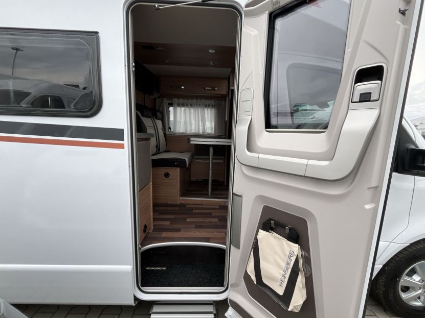 Weinsberg CaraCompact Suite PEPPER 640 MEG (26)