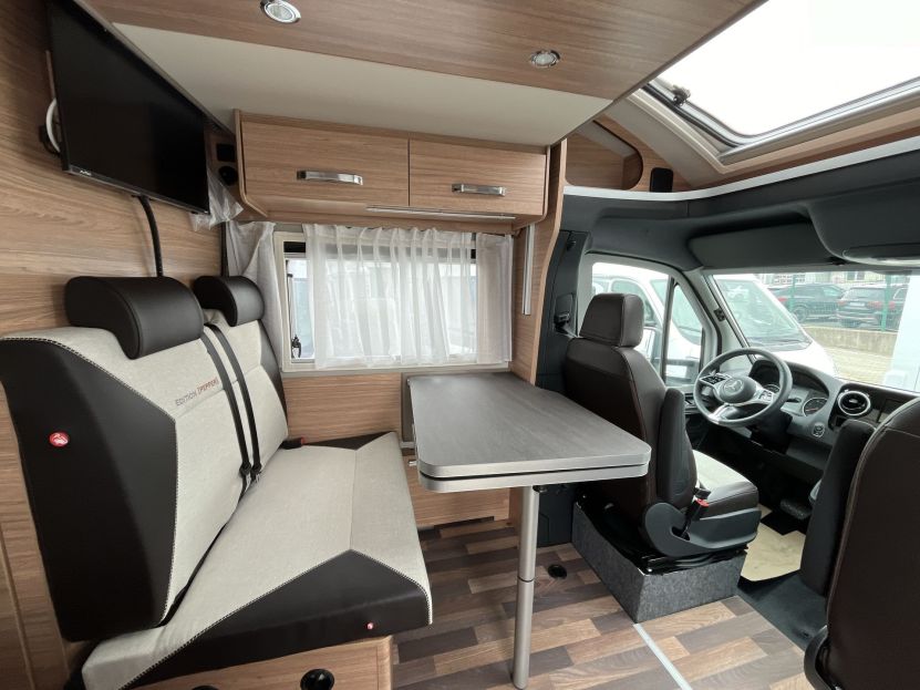 Weinsberg CaraCompact Suite PEPPER 640 MEG (26)