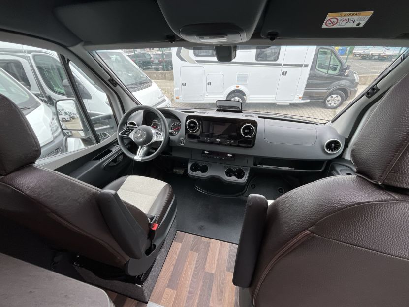 Weinsberg CaraCompact Suite PEPPER 640 MEG (26)