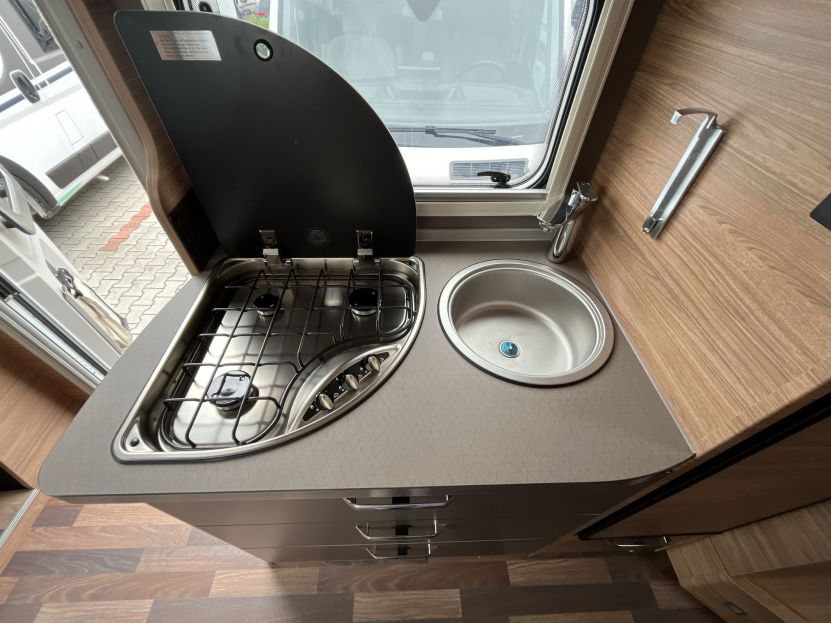 Weinsberg CaraCompact Suite PEPPER 640 MEG (26)