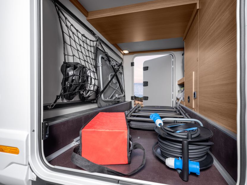 Knaus Live I 700 MEG