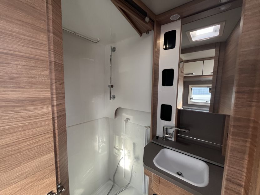 Weinsberg X-Cursion Van 500 MQ Pepper